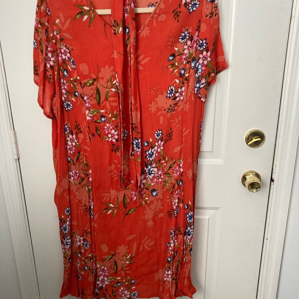 Woman Within short, sleeved, crinkle dress orange background floral size 3X tie.